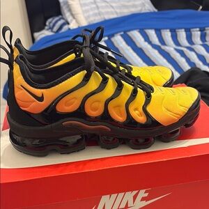 Nike  vapor max plus Yellow and Black Sneakers with VaporMax Cushioning